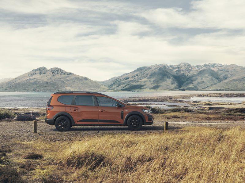 DACIA’DAN 7 KOLTUKLU AİLE OTOMOBİLİNE ULAŞILABİLİR BİR YAKLAŞIM