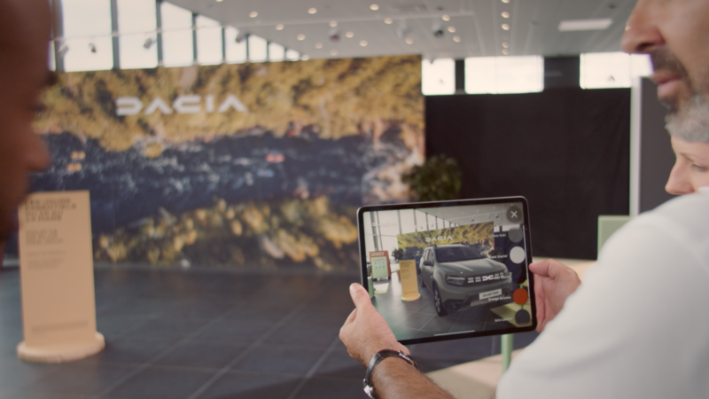 DACIA AR: AKILLI VE KULLANIŞLI ARTIRILMIŞ GERÇEKLİK UYGULAMASI
